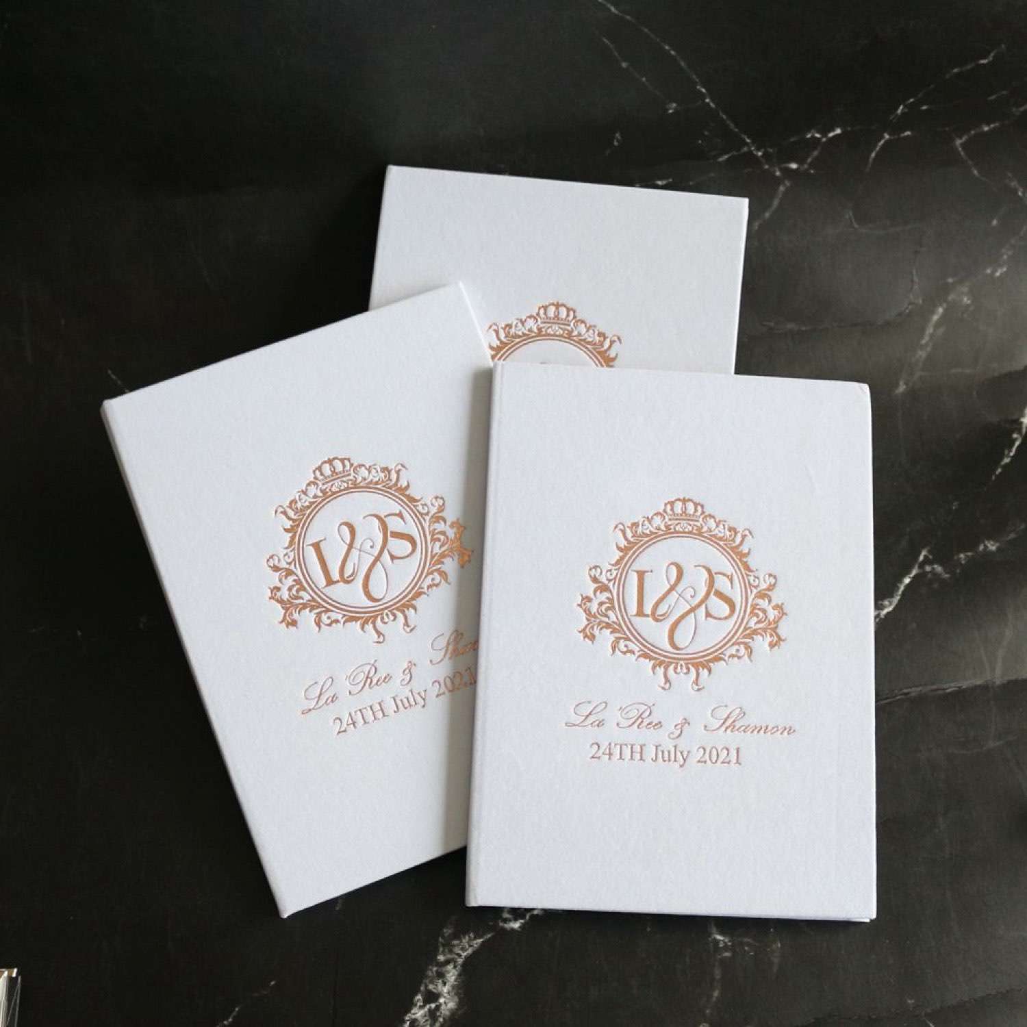 Gold Rose Acrylic Invitation Card With Velvet Holder Wedding Invitation Card Customized
